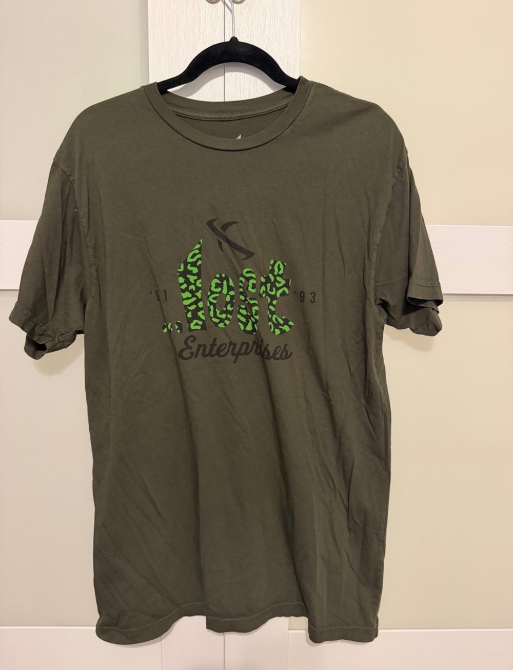 ...Lost ...Lost Enterprises Graphic T-Shirt L VGUC